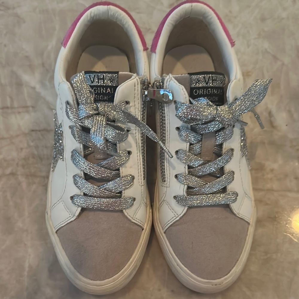 Vintage Havana girls White, Silver and Pink Sneakers